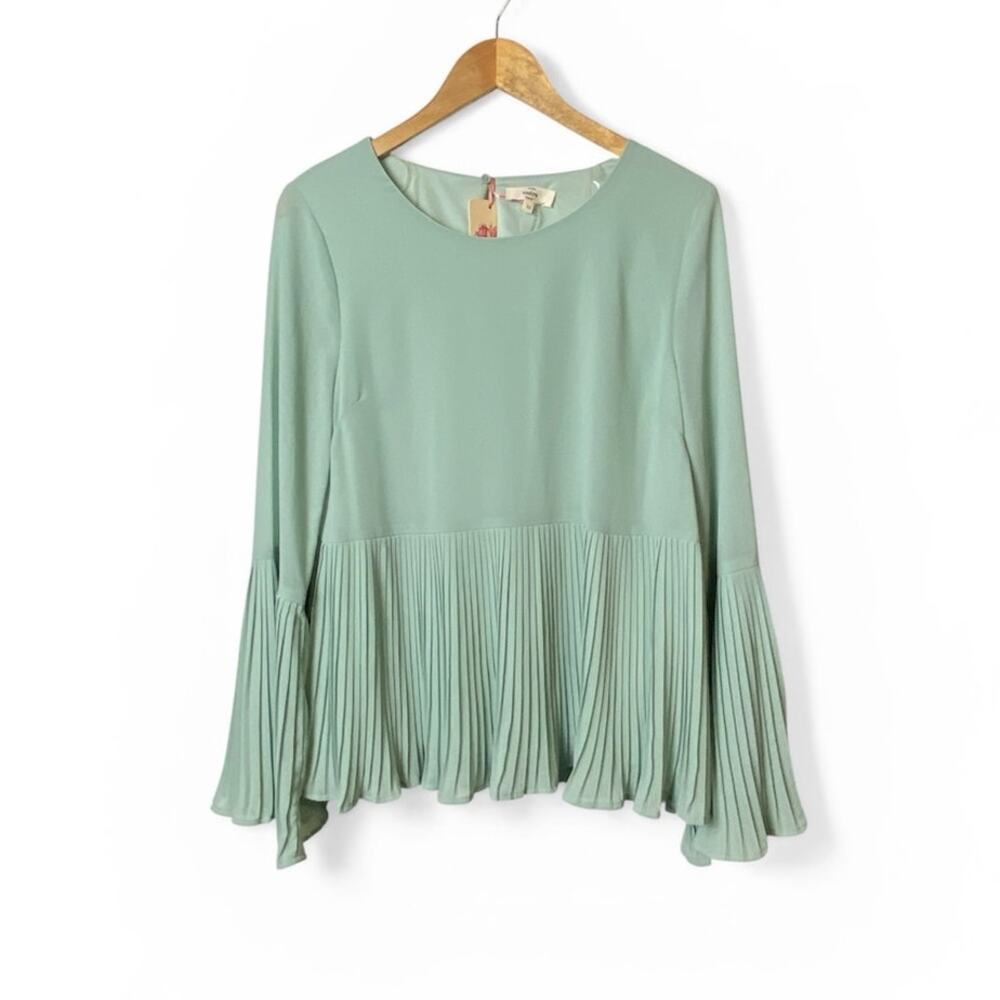 Entro Mint Green Kenzie Chiffon Bell Sleeve Mini Pleat Peplum Blouse Medium NWT
